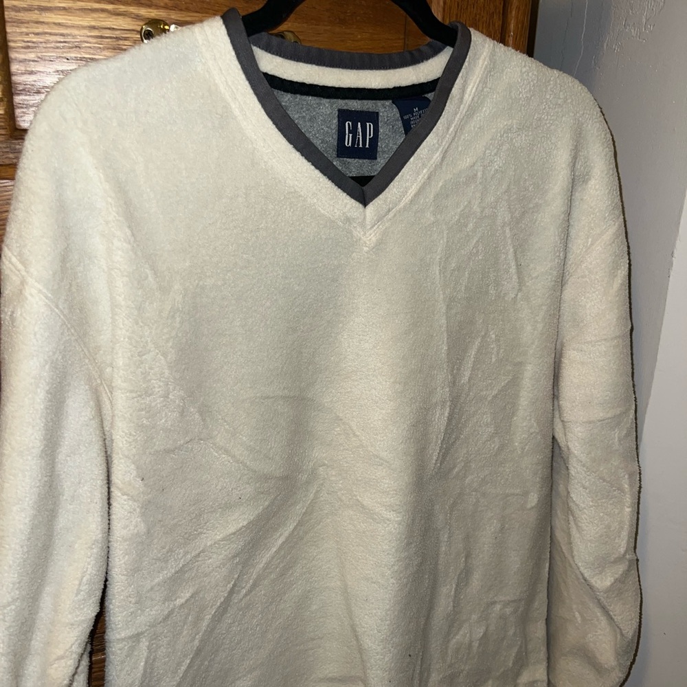 Gap cream top